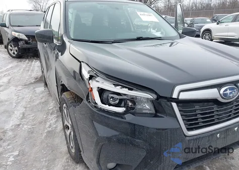 2021 Subaru Forester Premium z USA, uszkodzony, nr VIN JF2SKAFC2MH401391